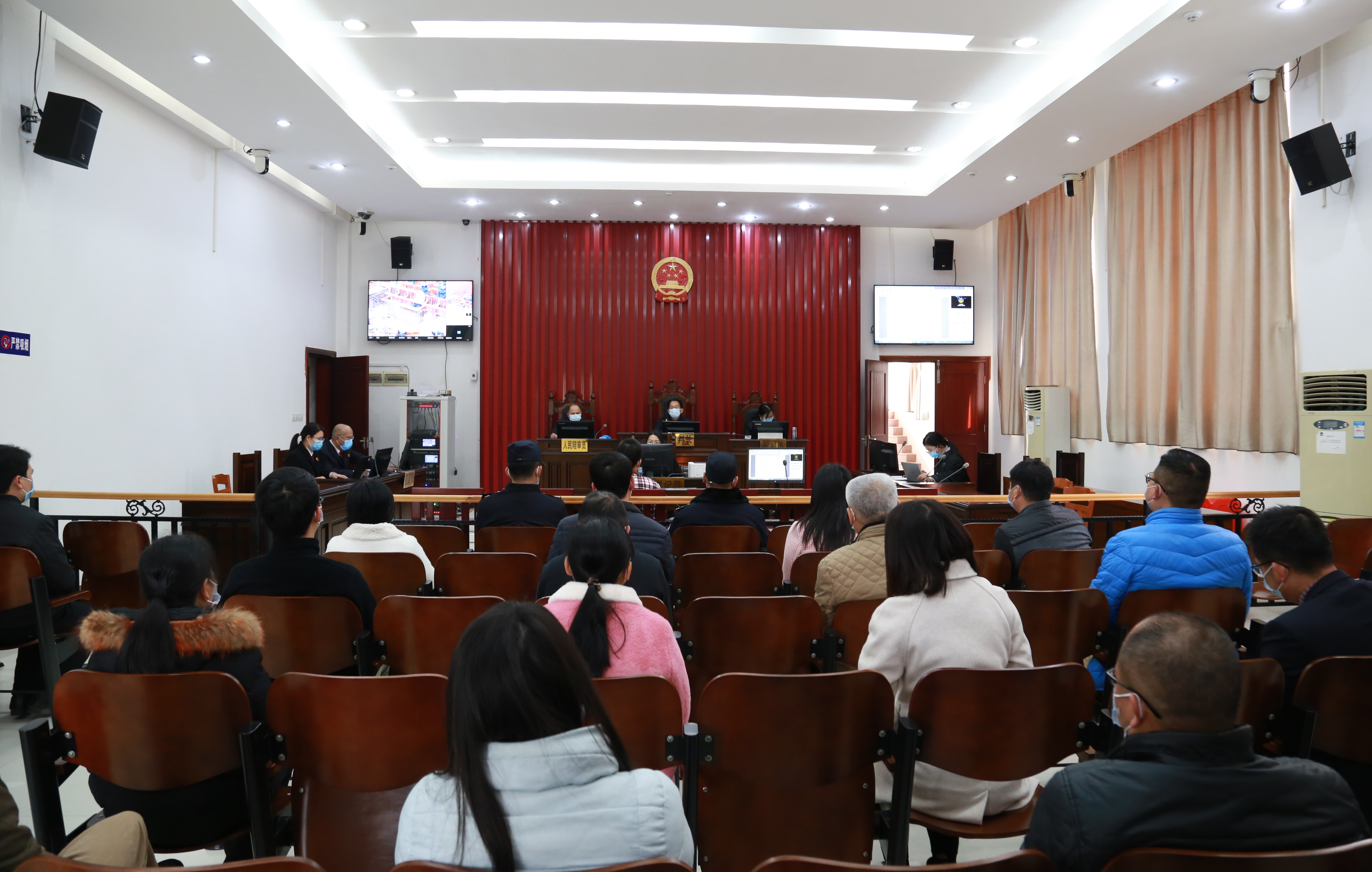 云浮市郁南县纪委监委：组织财务人员旁听庭审 加强重点岗位人员的警示教育.JPG